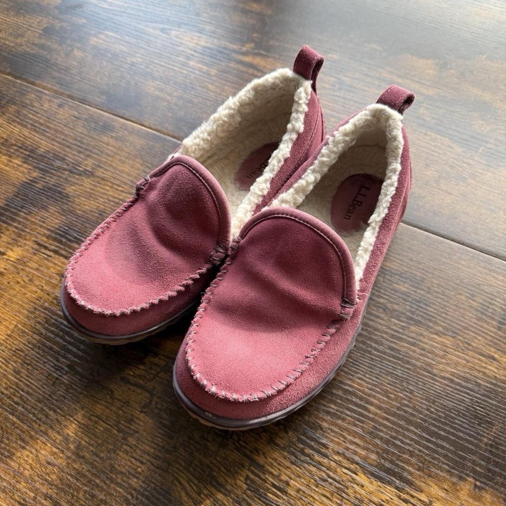 LL Bean Slippers Womens Size 7 Medium Pink Suede Shearling Lined Moccasin
